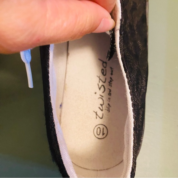 ⭐️ Twisted Slip In and Step Out Shoes - Picture 6 of 7